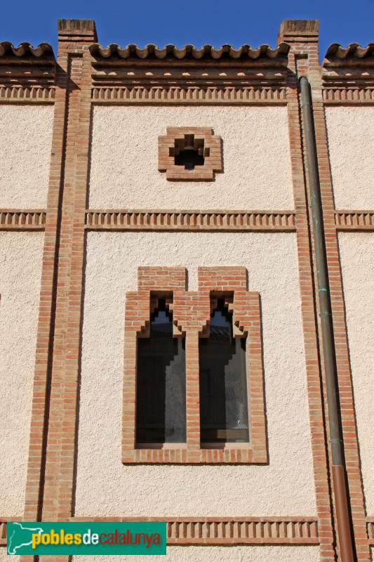 Colònia Güell - Centre parroquial (Foto: Albert Esteves, 2018) Colònia Güell - Centre parroquial