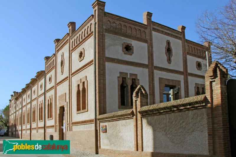 Colònia Güell - Centre parroquial (Foto: Albert Esteves, 2018) Colònia Güell - Centre parroquial