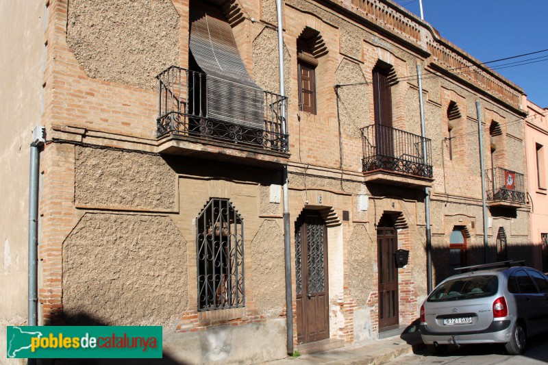 Colònia Güell - Carrer Malvehy (Foto: Albert Esteves, 2018) Colònia Güell - Carrer Malvehy