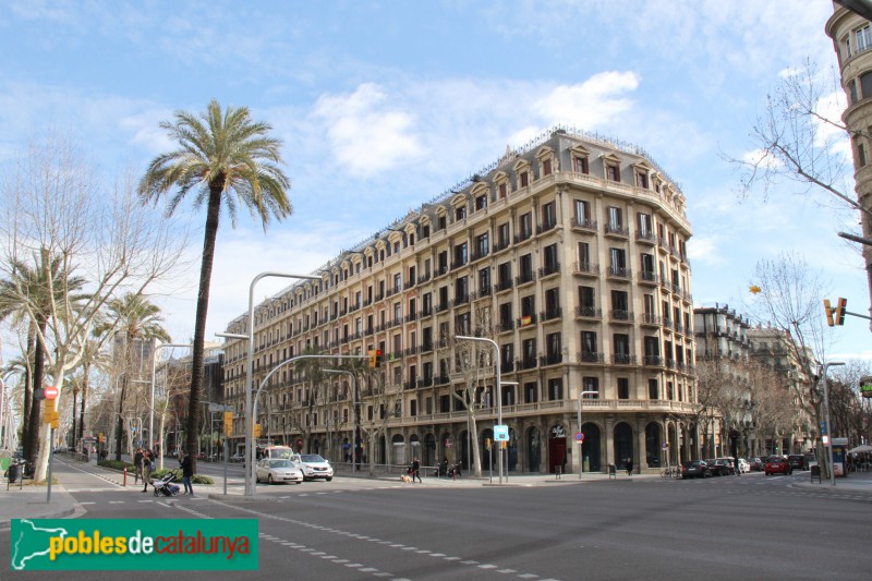 Barcelona - Diagonal, 431-439 (Foto: Albert Esteves, 2018) Barcelona - Diagonal, 431-439