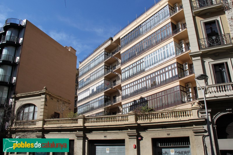 Barcelona - Diagonal, 431-439. Façana Londres, 109-111 (Foto: Albert Esteves, 2018) Barcelona - Diagonal, 431-439. Façana Londres, 109-111