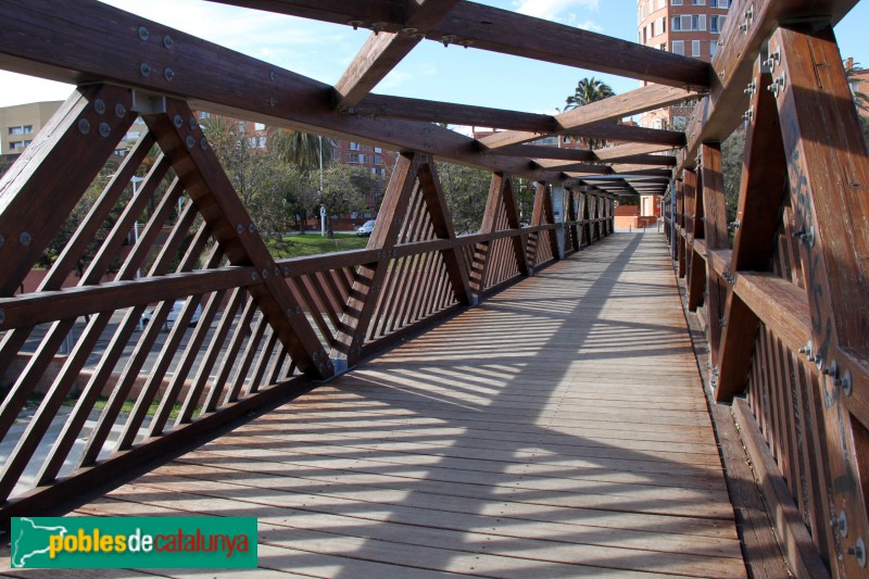 Barcelona - Parc Nova Icària, pont de fusta