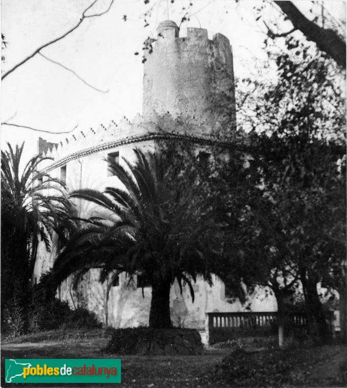 Santa Coloma de Gramenet - Torre Balldovina (Foto: <i>Josep Danés -Arxiu fotogràfic C.E.C.-</i>, 1930) Santa Coloma de Gramenet - Torre Balldovina