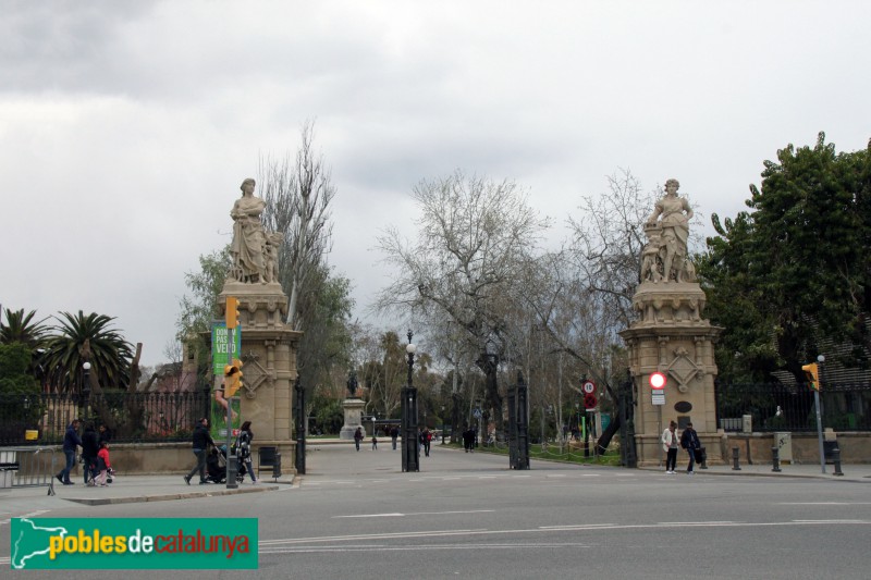 Barcelona - Parc de la Ciutadella - Porta del passeig Picasso