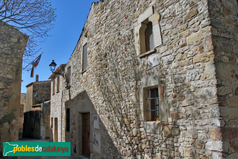 Regencós - Casa al carrer de l'Església