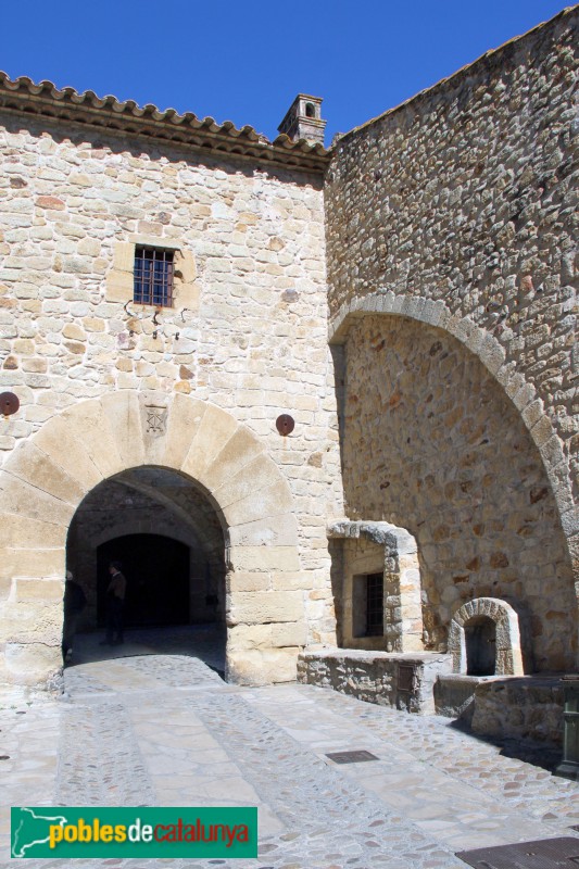 Pals - Portal del carrer Major