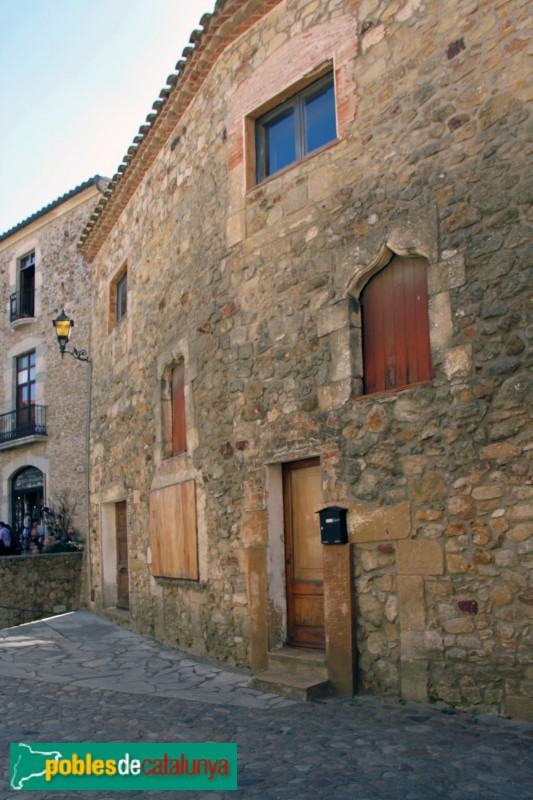 Pals - Casa de la plaça Major, 2