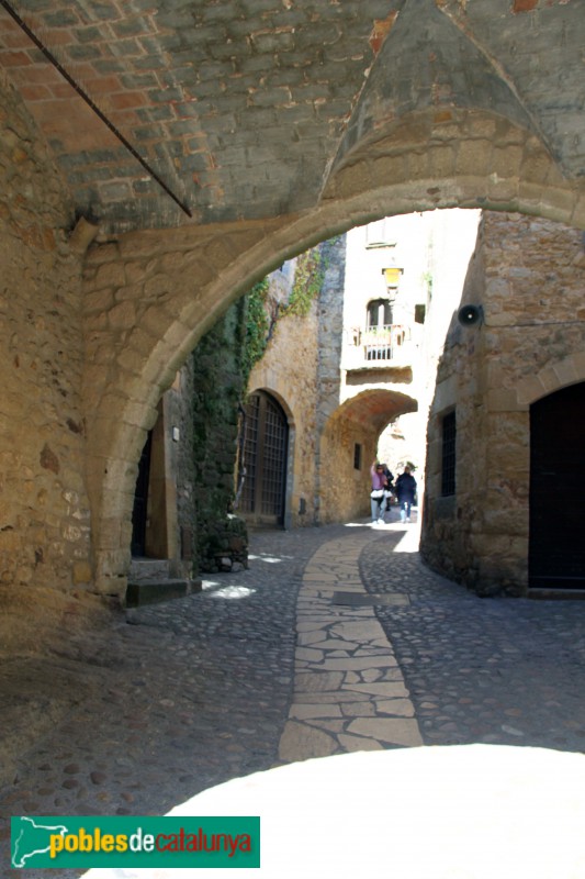 Pals - Portal del carrer Major