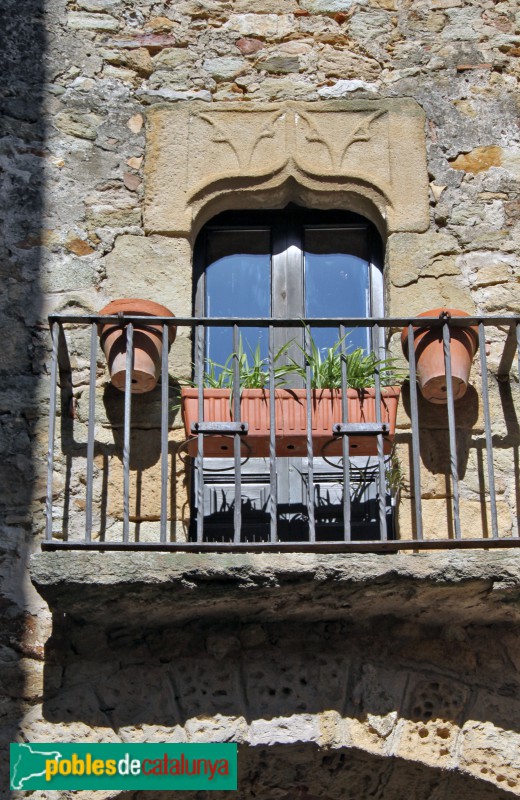 Pals - Casa amb volta del carrer Major