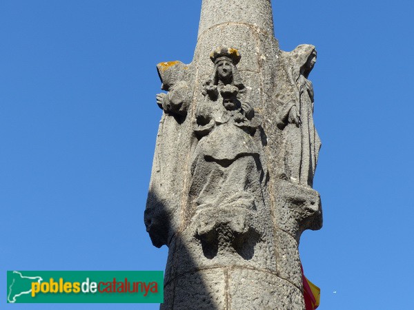 Folgueroles - El Pedró. Detall escultura Mare de Déu