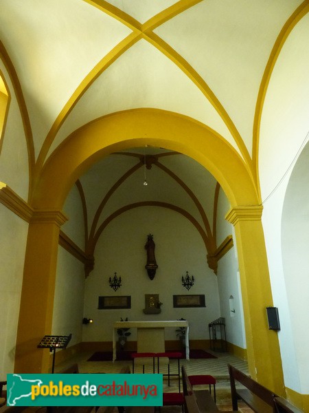 Folgueroles -  Església de Santa Maria. Capella lateral