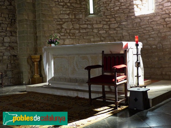 Folgueroles - Església de Santa Maria. Altar