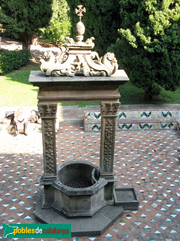 Barcelona - Monestir de Pedralbes, pou del claustre