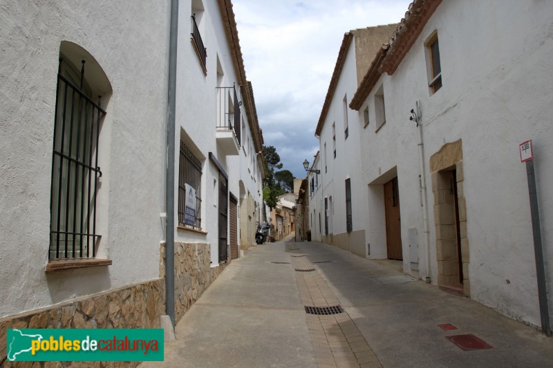 Begur - Carrer de Sant Antoni (Foto: Albert Esteves, 2018) Begur - Carrer de Sant Antoni