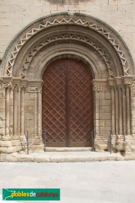 Verdú - Portada de l'església de Santa Maria
