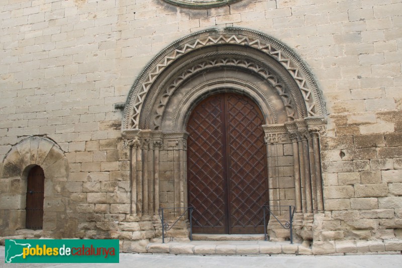 Verdú - Portada romànica de l'església de Santa Maria (Foto: Albert Esteves, 2018) Verdú - Portada romànica de l'església de Santa Maria