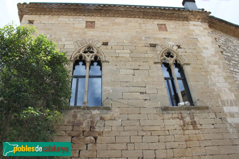 Verdú - Castell, finestrals gòtics (Foto: Albert Esteves, 2018) Verdú - Castell, finestrals gòtics