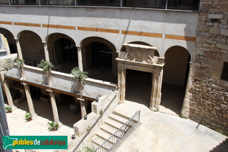 Verdú - Castell, interior des de la torre