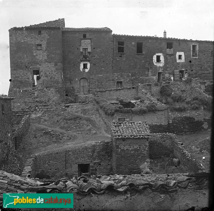 Tàrrega - Claravalls, Castell (Foto: Josep Salvany -Arxiu Salvany, Biblioteca de Catalunya-, 1916) Tàrrega - Claravalls, Castell
