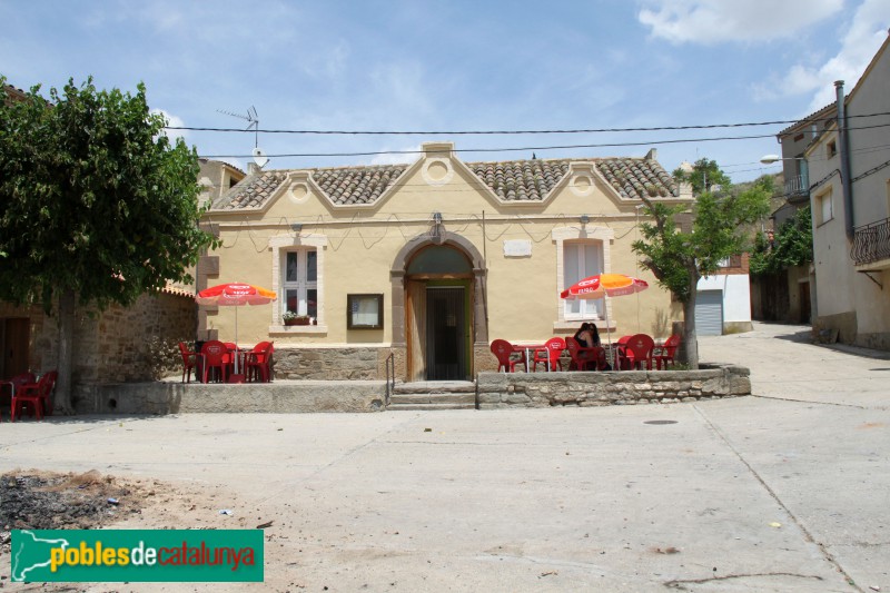 Tàrrega - Antiga escola de La Figuerosa (Foto: Albert Esteves, 2018) Tàrrega - Antiga escola de La Figuerosa
