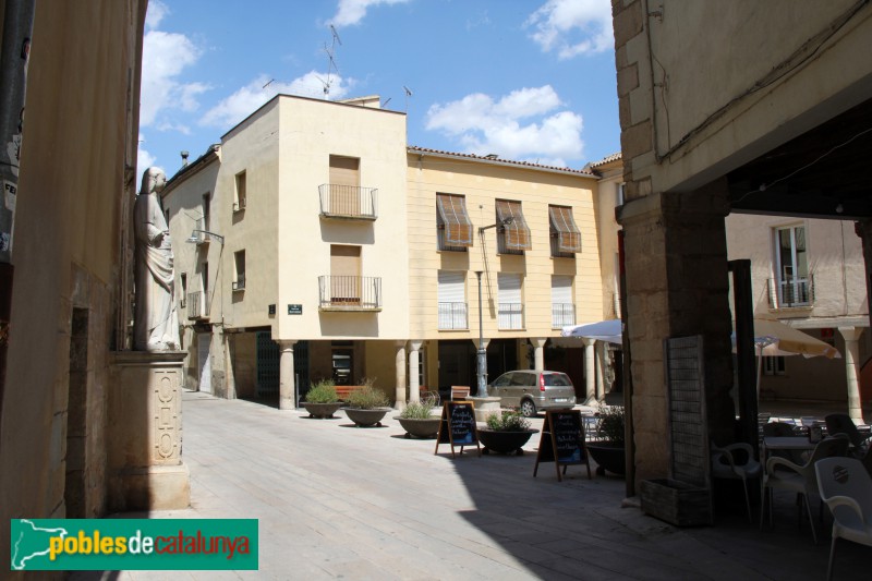 Tàrrega - Plaça de Sant Antoni (Foto: Albert Esteves, 2018) Tàrrega - Plaça de Sant Antoni