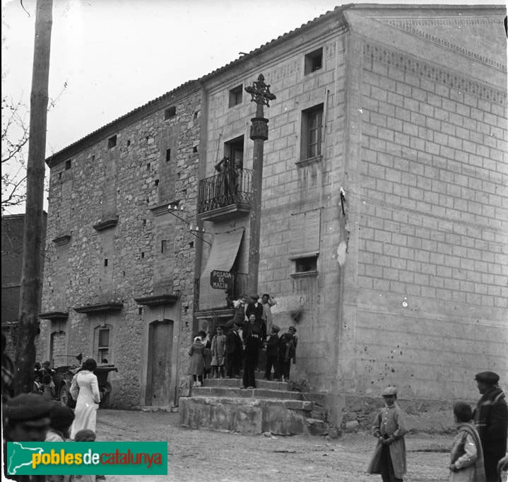Anglesola - Creu de Santa Anna, a la seva primitiva ubicació (Foto: Josep Salvany -Fons Salvany, Biblioteca de Catalunya-, 1913) Anglesola - Creu de Santa Anna, a la seva primitiva ubicació