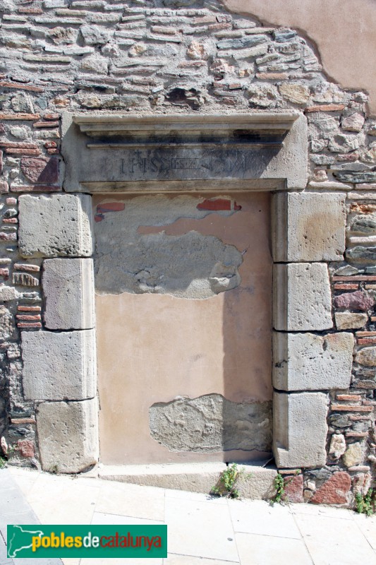 Sant Boi de Llobregat - Can Barraquer, porta del pati