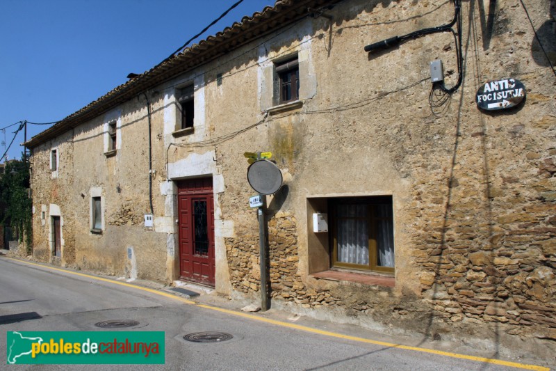 Palau-sator - Sant Feliu de Boada, carrer Vilademunt