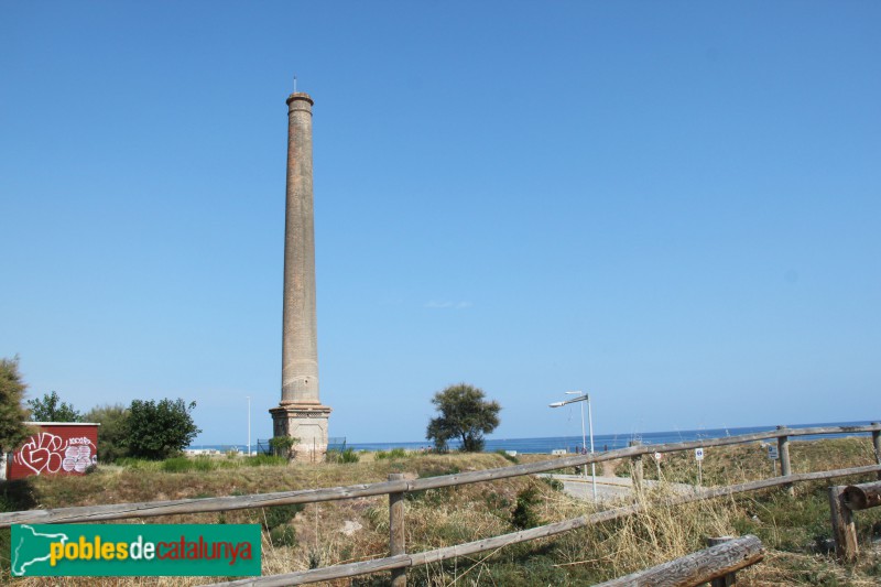 Montgat - Xemeneia de l'antiga fàbrica ERT