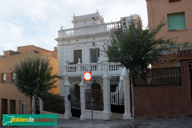 Montgat - Carrer Figuerola, 17-19