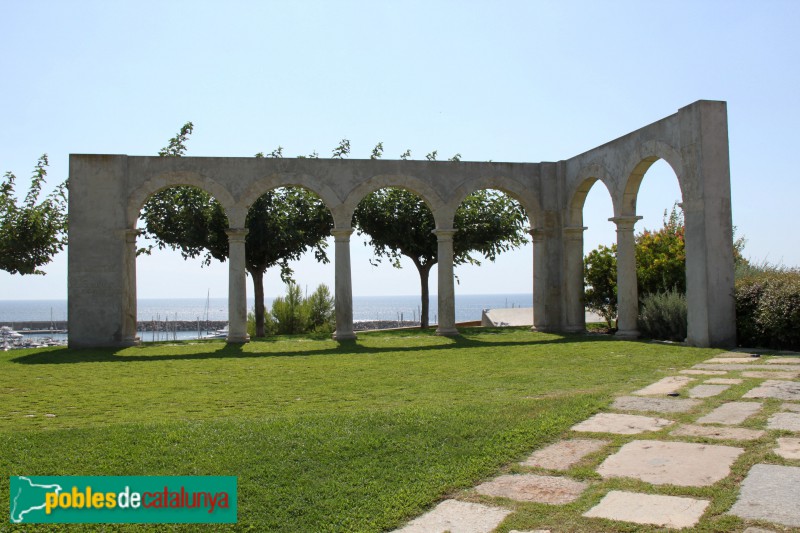 Palamós - Restes del Convent de Sant Agustí: arcs del claustre