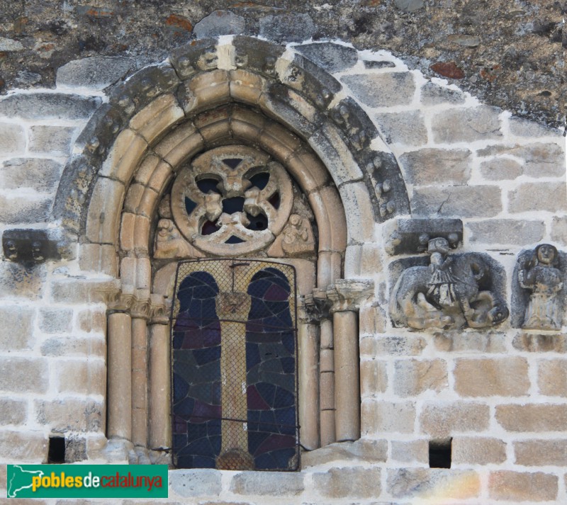 Betren - Església de Sant Esteve, finestra de la capçalera