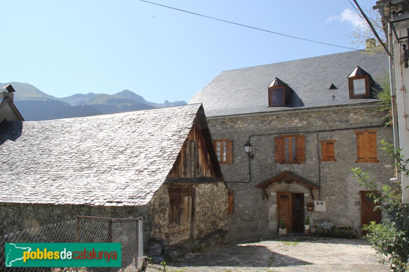 Casa dels Jonina