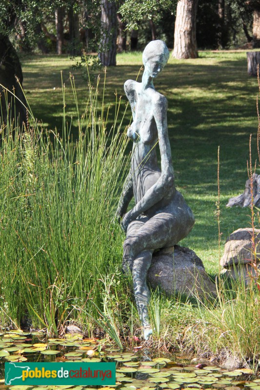 Palamós - Mas Brugarol (Mas del Vent), escultura del jardí