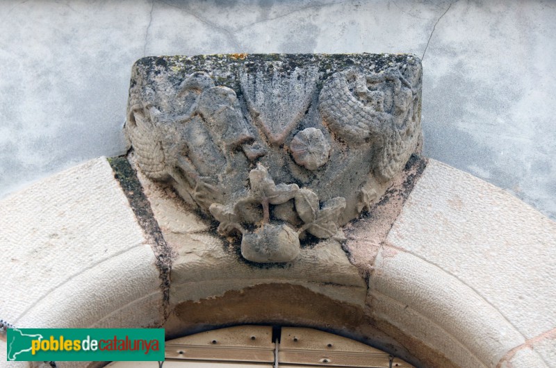 Sant Martí de Maldà - Llinda moderna amb mènsula medieval (Foto: Albert Esteves, 2018) Sant Martí de Maldà - Llinda moderna amb mènsula medieval