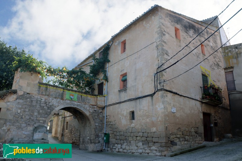 Sant Martí de Riucorb - Cal Bergadà (Llorenç de Rocafort) (Foto: Albert Esteves, 2018) Sant Martí de Riucorb - Cal Bergadà (Llorenç de Rocafort)