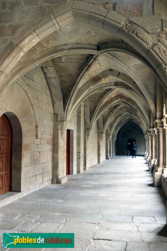 Vallbona de les Monges - Claustre del monestir. Galeria sud (Foto: Albert Esteves, 2018) Vallbona de les Monges - Claustre del monestir. Galeria sud