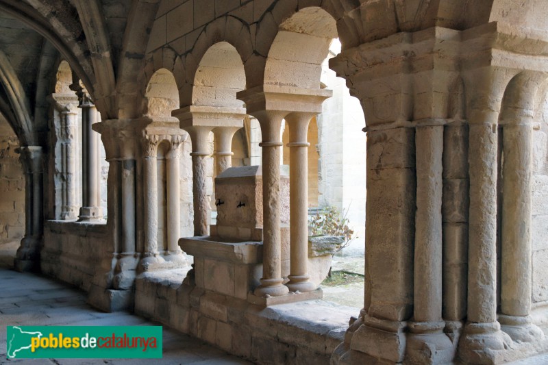 Vallbona de les Monges - Claustre del monestir. Galeria sud