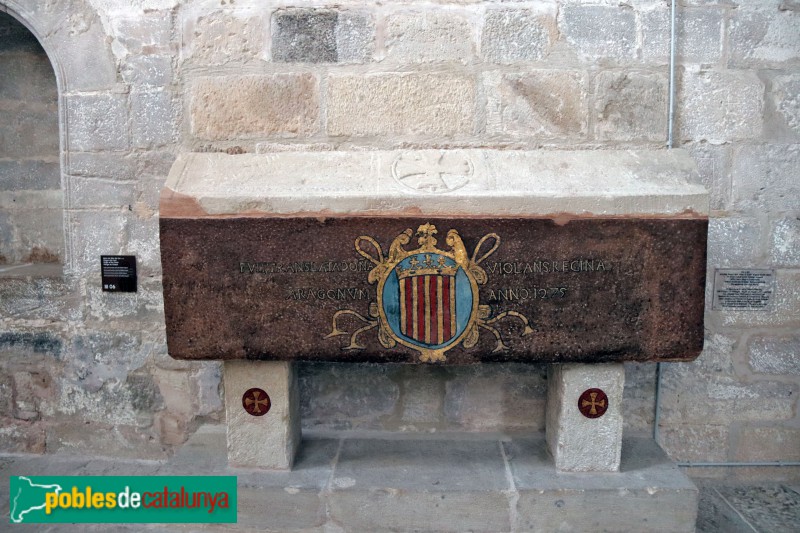 Vallbona de les Monges - Monestir de Santa Maria. Sepulcre de la reina Violant d'Hongria