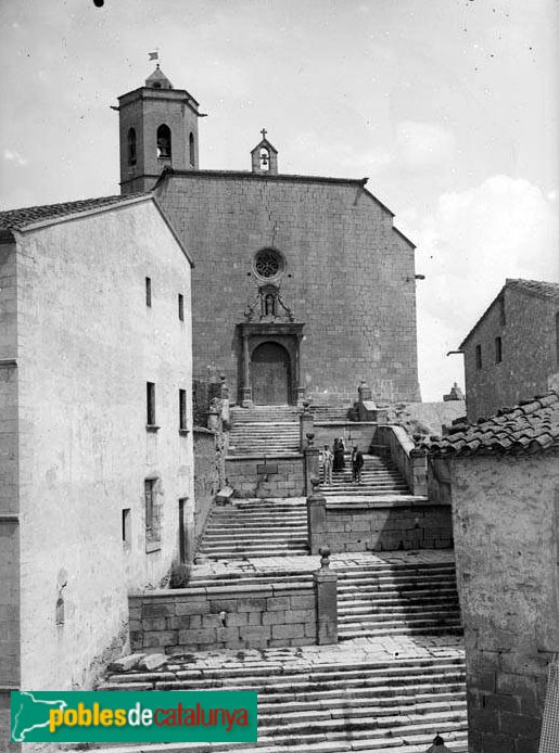 Bellpuig - Església de Sant Nicolau i escalinata (Foto: <i>Lluís Paluzie -Arxiu Fotogràfic Centre Excursionista de Catalunya</i>, c1890) Bellpuig - Església de Sant Nicolau i escalinata