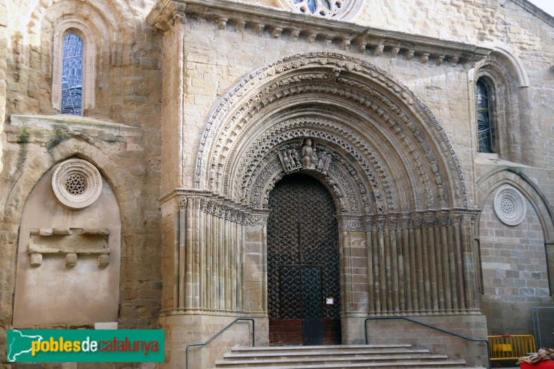 Agramunt - Església de Santa Maria, portada principal (Foto: Albert Esteves, 2018) Agramunt - Església de Santa Maria, portada principal