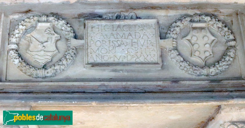 Esplugues de Llobregat - Claustre de Santa Maria de Montsió; sepulcre de Caterina Amat (Foto: Albert Esteves, 2018) Esplugues de Llobregat - Claustre de Santa Maria de Montsió; sepulcre de Caterina Amat
