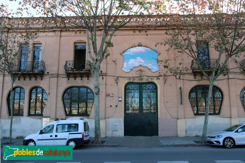 Barcelona - Aprestos de Sederías Pagès i Capara (Edifici Yorka) (Foto: Albert Esteves, 2019) Barcelona - Aprestos de Sederías Pagès i Capara (Edifici Yorka)