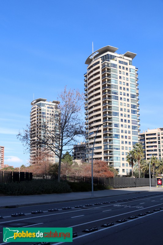 Barcelona - Edificis La Illa del Llac