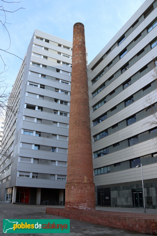 Barcelona - Xemeneia de l'antiga fàbrica Ram