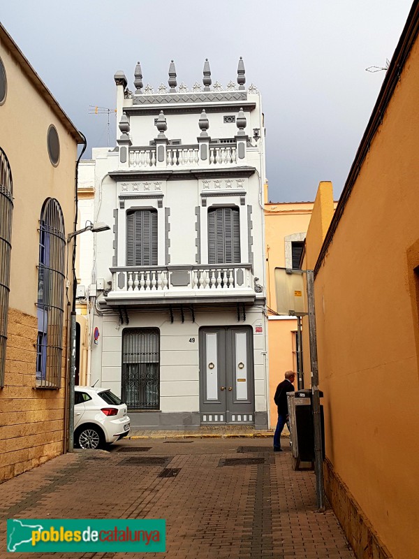 Premià de Mar - Casa al carrer Sant Cristòfol, 49 (Foto: Manuel Hereza, 2019) Premià de Mar - Casa al carrer Sant Cristòfol, 49