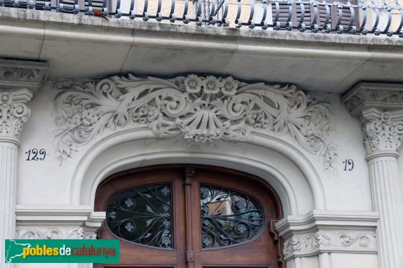 Barcelona - Casa Rarimi Gènova (Floridablanca, 129) (Foto: Albert Esteves, 2019) Barcelona - Casa Rarimi Gènova (Floridablanca, 129)
