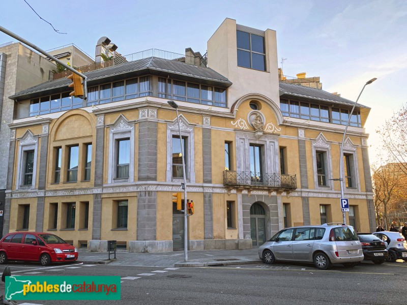 Barcelona - Edifici La República (Antic Casino Familiar) (Foto: Albert Esteves, 2019) Barcelona - Edifici La República (Antic Casino Familiar)
