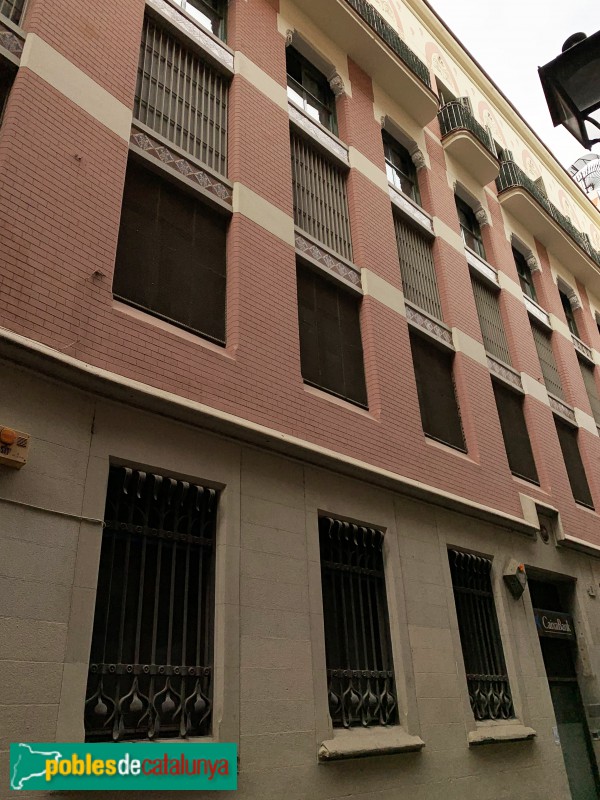 Barcelona - Mont de Pietat del Pedró, façana carrer de la Cera