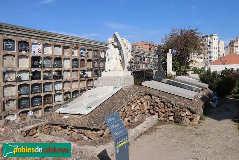 Cementiri del Poblenou - Sepulcre Llaudet (El Petó de la Mort)